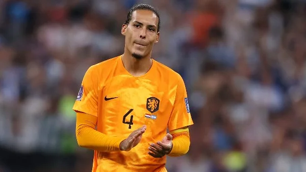 إنجاز تاريخي لفان دايك مع هولندا في كأس العالم