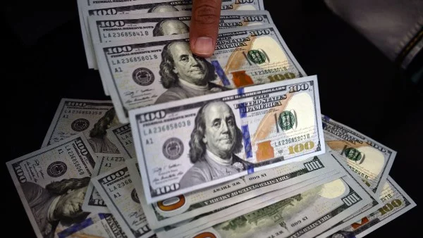 سعر الدولار في السوق الرسمية - استقرار وراحة مصرفية