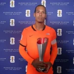 فان دايك يتوج بلقب أفضل لاعب في مواجهة هولندا واليابان