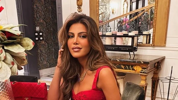 ريهام حجاج تتألق بفستان أحمر جذاب