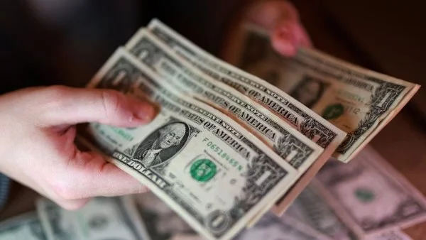 سعر الدولار أمام الجنيه المصري اليوم