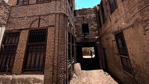 بداية أعمال توثيق المباني التراثية في دندرة بقنا