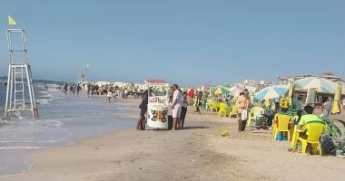إقبال كبير على شواطئ رأس البر مع ارتفاع الإشغال
