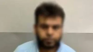 والد يعذب طفلته حتى الموت في السلام