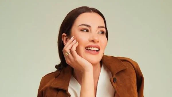 وفاة الفنانة التركية إيجي أرتيم عن عمر 35 عامًا