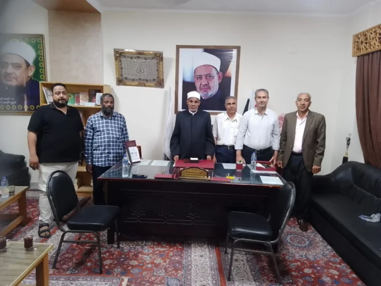 تسليم نتيجة الشهادتين الابتدائية والإعدادية بالأزهر