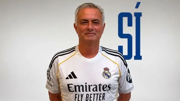 مورينيو يعود إلى مدريد لتدريب ريال مدريد رسميًا