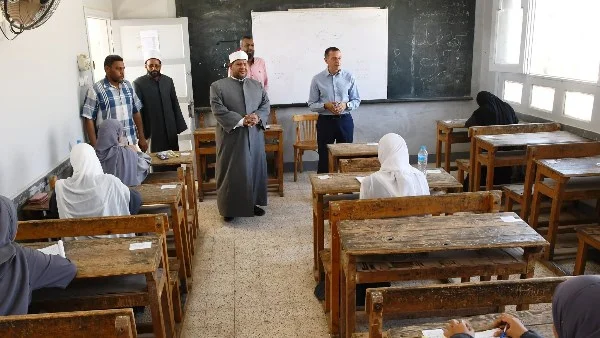 ردود أفعال متباينة لطلاب الثانوية الأزهرية بأسوان