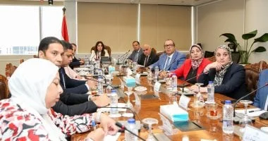 متابعة تنفيذ مشروعات الطرق في الإسكندرية