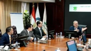 وزير البترول في زيارة لإيجاس: تسريع الاستثمارات أولوية