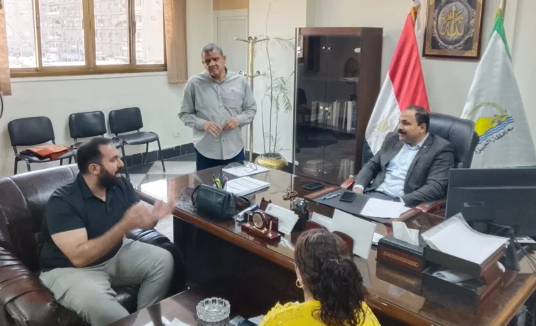 رئيس حي العجوزة يعقد لقاء أسبوعي مع المواطنين