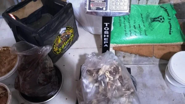 ضبط 106 كيلو منتجات غذائية غير صالحة في أسوان