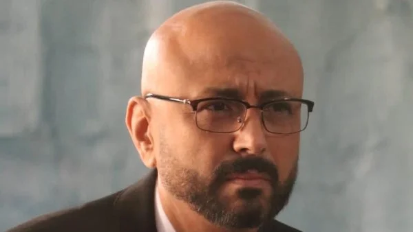 جمال يوسف ناظر مدرسة في "أندر إيدج" الجديد