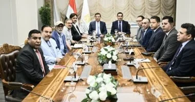 وزيران يبحثان تطوير سباقات الخيل بمصر