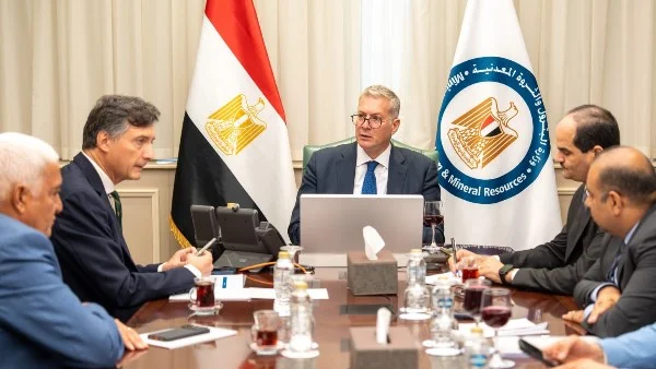 وزير البترول يلتقي إيني الإيطالية لزيادة إنتاج الغاز
