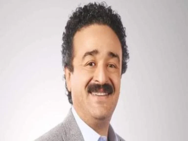 شخصية عبد المنعم رياض في "تياترو" تعكس صراع الفن والربح