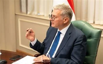 وزير البترول يبحث خطط زيادة إنتاج الغاز مع إيني الإيطالية