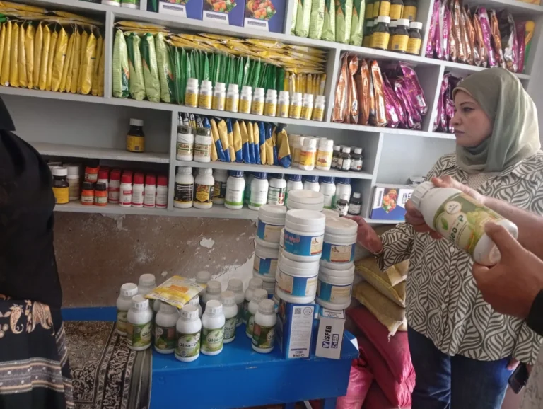 ضبط مبيدات زراعية منتهية الصلاحية في كفر الشيخ