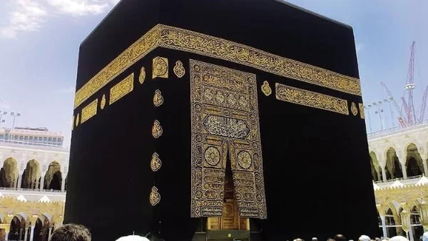 تغيير كسوة الكعبة المشرفة في العام الهجري الجديد