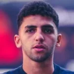 كوكا يجدد عقده مع الأهلي: مكاسب متبادلة للنادي واللاعب
