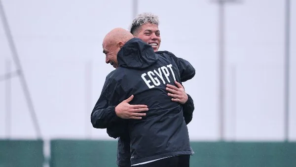 بشير التابعي: حسام حسن محظوظ بلاعبي منتخب مصر