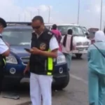 تصادم 3 سيارات يتسبب في كثافات مرورية بالدائري الوراق