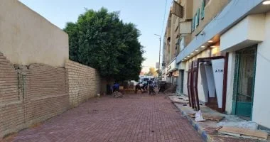 بدء تركيب بلاط الإنترلوك في مدينة الباويطي