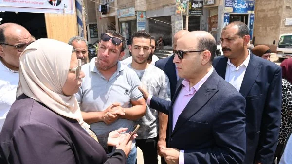 محافظ الغربية يتفقد سوق اليوم الواحد ويشيد بانخفاض الأسعار
