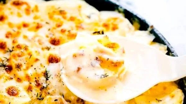 طريقة تحضير بطاطس كريمي بالجبنة الموتزاريلا