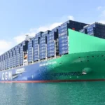 عبور سفينة CMA CGM NOTRE DAME العملاقة في قناة السويس