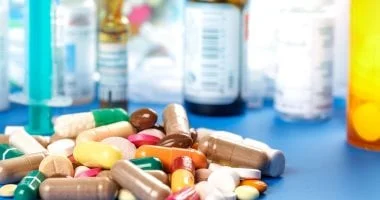 مخاطر تناول الأدوية بدون استشارة طبيب مختص
