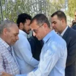 محافظ أسوان يشارك في تشييع معلمة توفيت بحادث أليم