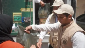 بيت الزكاة يوزع لحوم الأضاحي في الصعيد