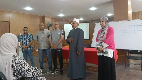 متابعة رئيس المنطقة الأزهرية بالإسماعيلية لبرنامج تدريبي