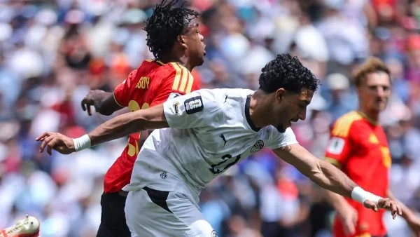خبير تركي: مدافع بلجيكا استحق الطرد في مباراة مصر