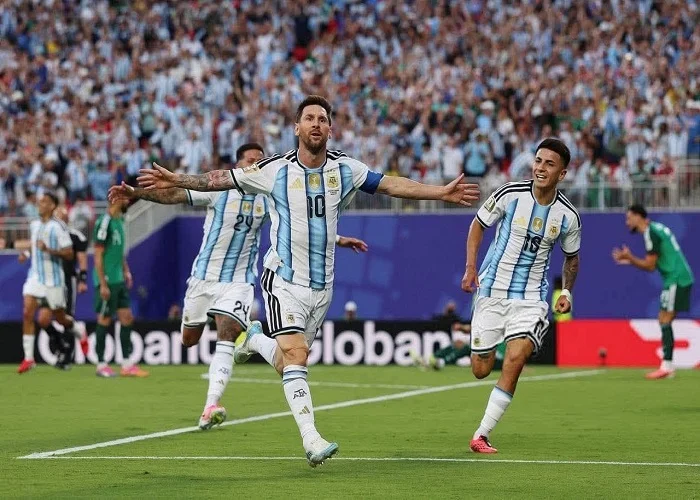 ميسي يحقق هاتريك أمام الجزائر في كأس العالم