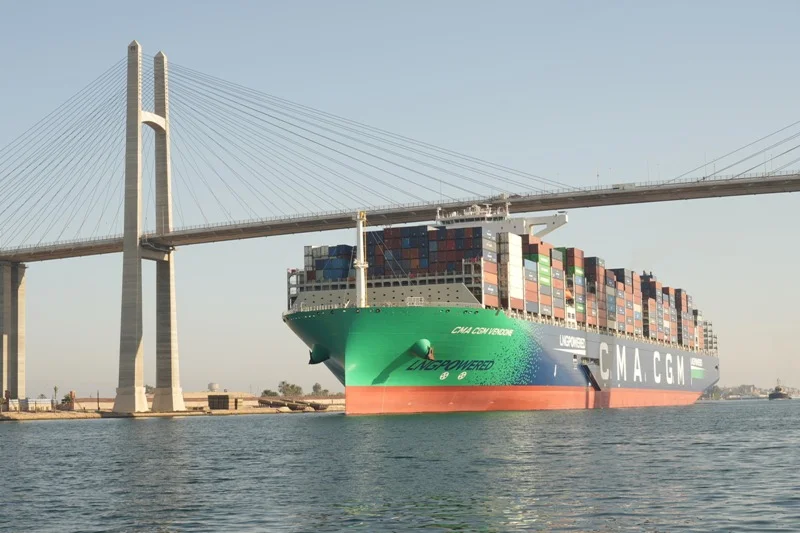 عبور السفينة العملاقة CMA CGM VENDOME قناة السويس