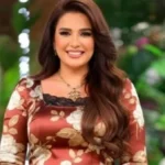 إطلالة ياسمين عبد العزيز تتألق بمكياج جريء
