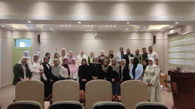 شباب قنا يعرضون أفكار مبتكرة في مبادرة المشروعات الخضراء