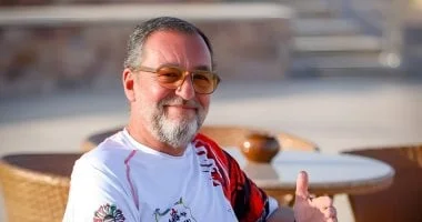 تشييع جثمان الفنان محمد مرزبان بالقاهرة الجديدة