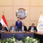 وزير النقل يشهد توقيع عقود لتطوير السكك الحديدية