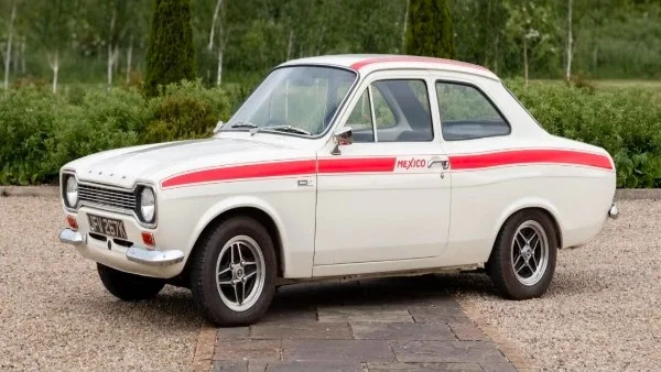 فورد إسكورت مكسيكو 1971 تتألق في مزاد بريطانيا