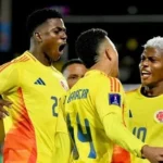 سويسرا وكولومبيا في صراع التأهل لربع نهائي كأس العالم