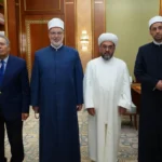 الضويني يلتقي مفتي أوزبكستان لتعزيز التعاون العلمي