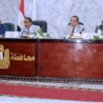 محافظ سوهاج يناقش آليات تنفيذ الخطة الاستثمارية الجديدة