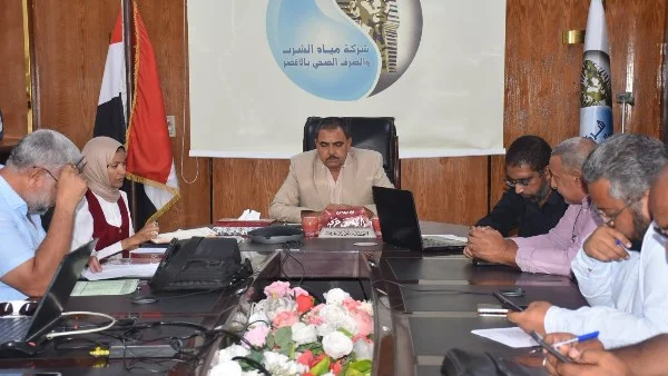 متابعة مشروع الصرف الصحي المتكامل بالأقصر