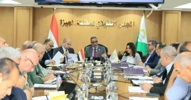 محافظ الجيزة: ضرورة التعامل الجاد مع شكاوى المواطنين