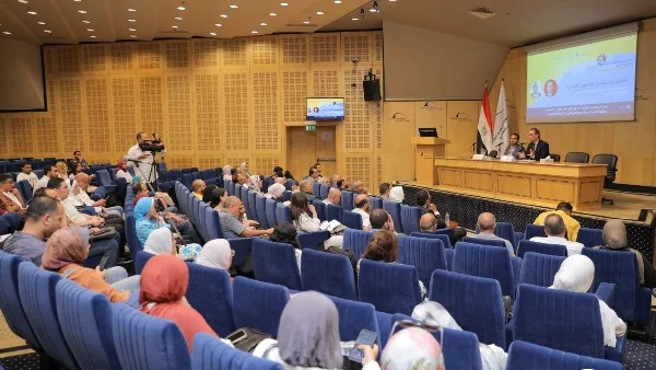 العلم والنظام العالمي الجديد في معرض الإسكندرية للكتاب