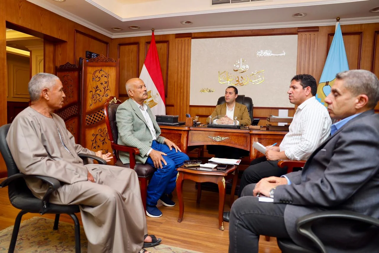 نائب محافظ كفرالشيخ يستمع لشكاوى المواطنين