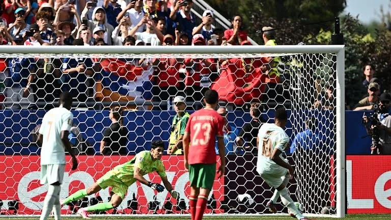 شوط أول سلبي بين فرنسا والمغرب في ربع نهائي كأس العالم